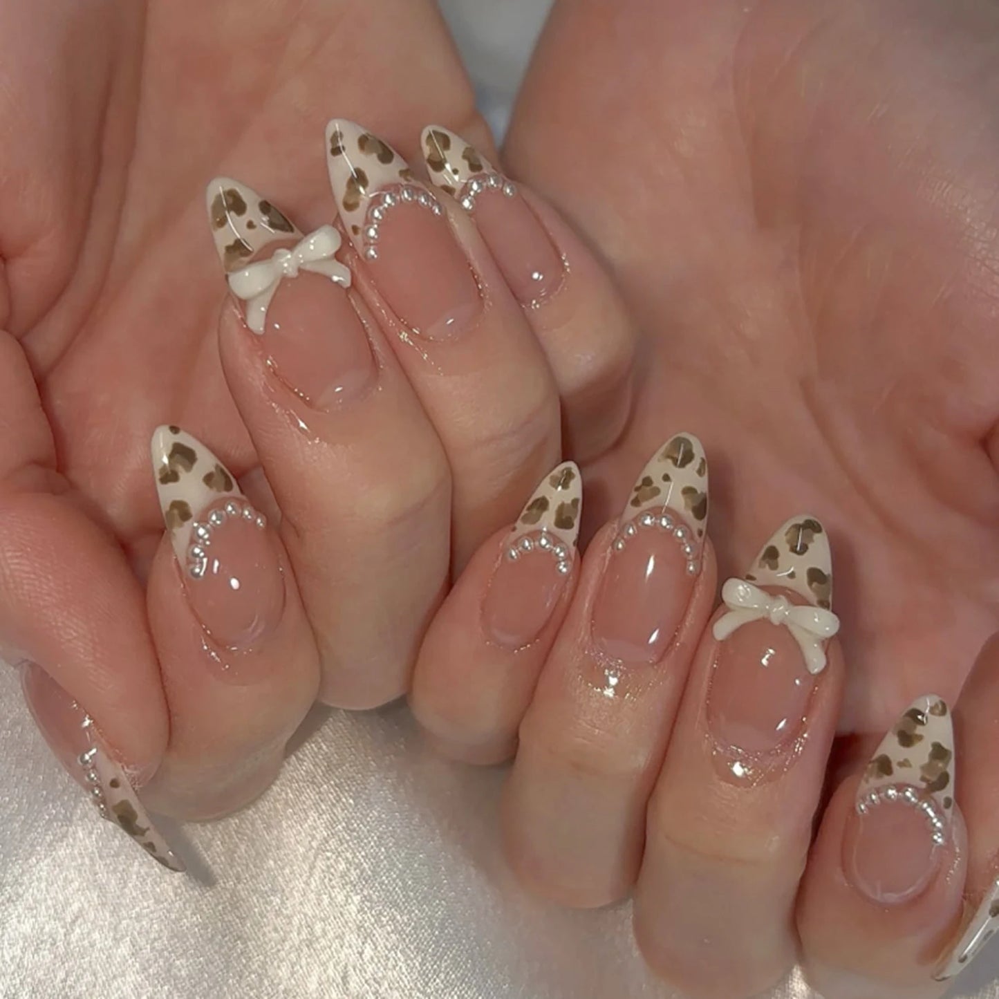 24Pcs Pink French Style Fake Nails 3D Bowknot Designs Short Square Press on Nails Sweet Korean Fashion False Nail for Women Girl
