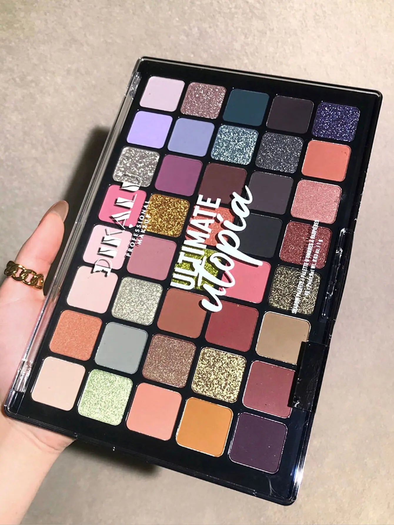 DIKALU 40 Color Eyeshadow Palette Utopia Queen Earth Pearl Matte Glossy Multi-Color Palette