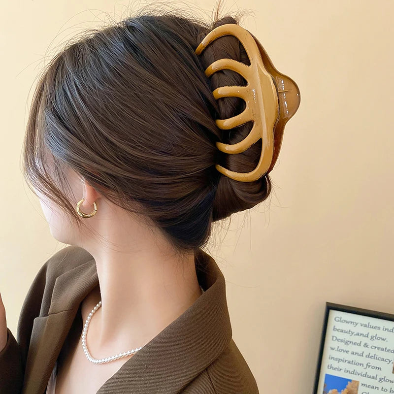 New Acrylic Pumpkin Hollowed Simple Fashion Hair Claws for Women Vintage Temperament Shark Clips Daily Commute Head Accessories