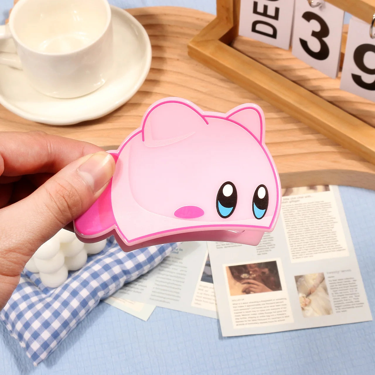 Adorable Pink Animal - Shaped Hair Claw Clip: A Charming Accessory. This claw clip features a cute design with big ears