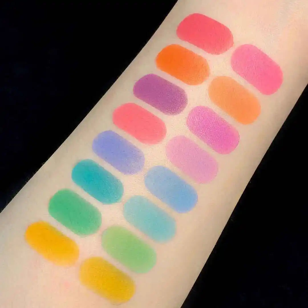 16-Grid 16 Color Solid Rubbing Powder Palette for Nail Art DIY Gradient Smudge Pat-pat Powder Nail Art Manicure Gradient Pigment