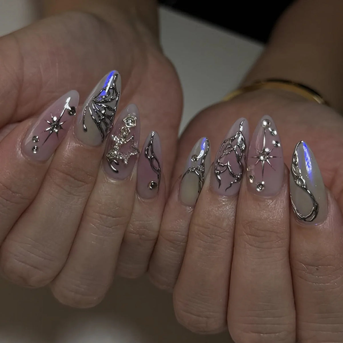 24pcs Sliver Spider Design Fake Nail Halloween Gothic Punk False Nail Tips Wearable European Heavy Metal Almond Press on Nails