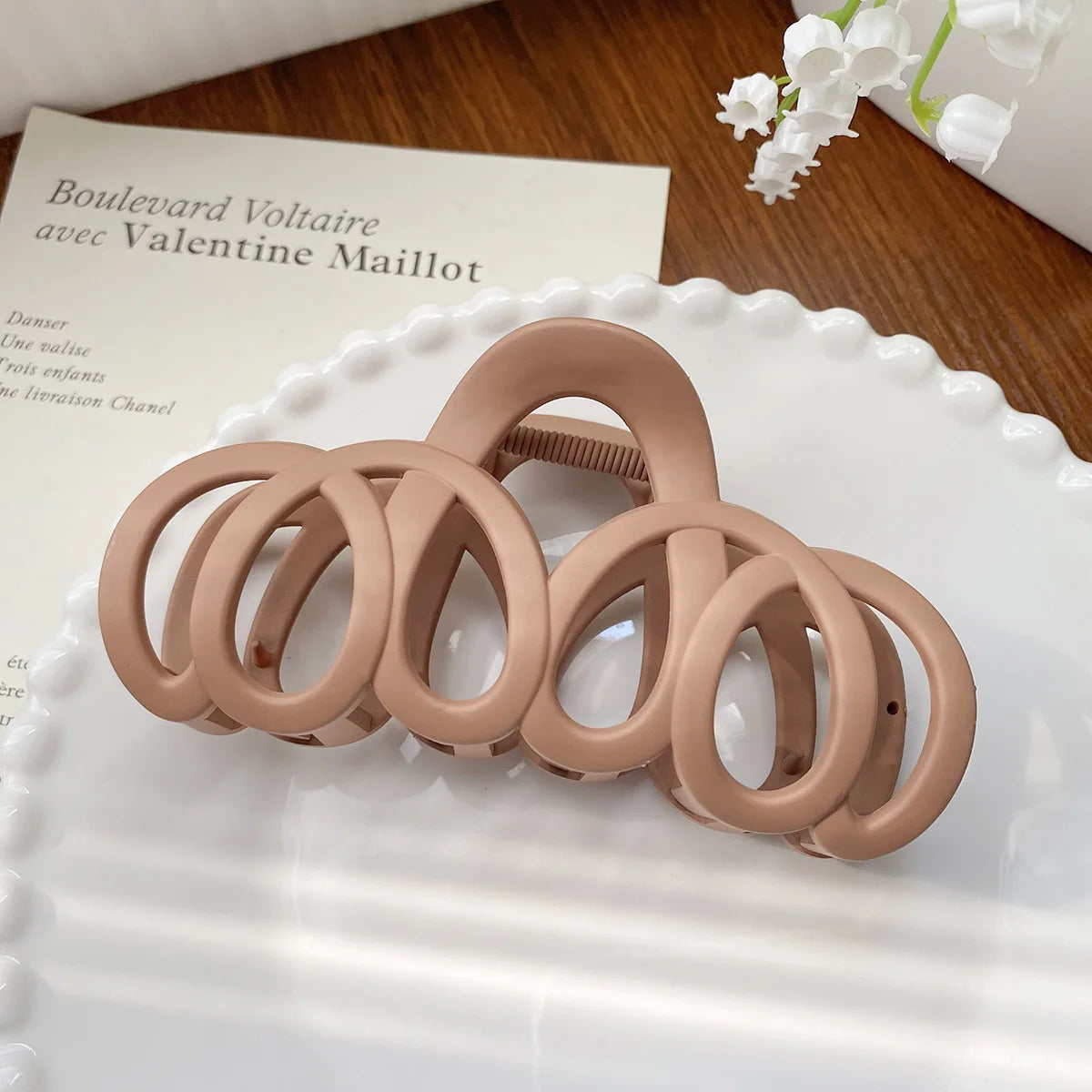 Frosted Hollow Hair Claw Bow Hair Clip Crab Elegant Hairpin Women Barrette Solid Headband Simple Korean Fashion Hair Accessories