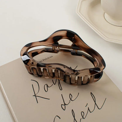 Irregular Hollow Out Hair Claws Clips Women Girls Tortoiseshell Large Crab Hair Clamps Barrettes Clips Hair Accessories Fashion
