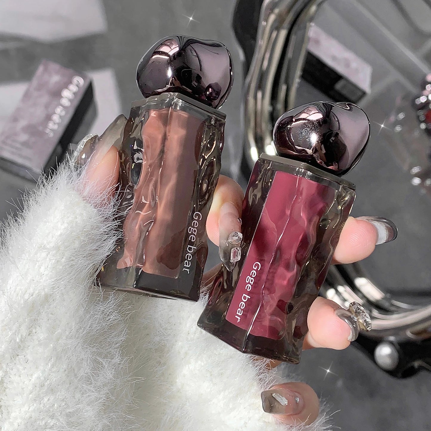 Gege bear Glacier Moisturizing Lip Gloss is moisturizing, lightweight, easy to color, mirror finish lip gloss