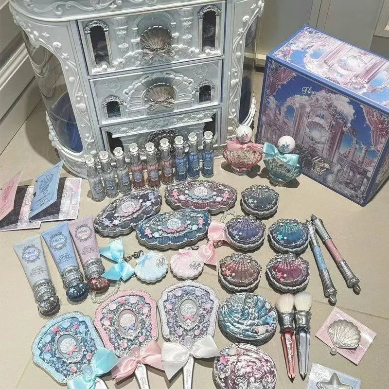 Flower knows All In One Makeup Sets Gift Box Eyeshadow Blush Cream Matte Lipstick Highlighter Highlighter Full Kit De Maquillaje