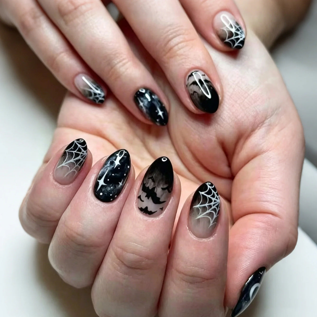 24pcs Halloween Blood French Fake Nail Tips Sweet Cool Bat Skeleton Pattern Round Almond Press on Nails Spider Web False Nail