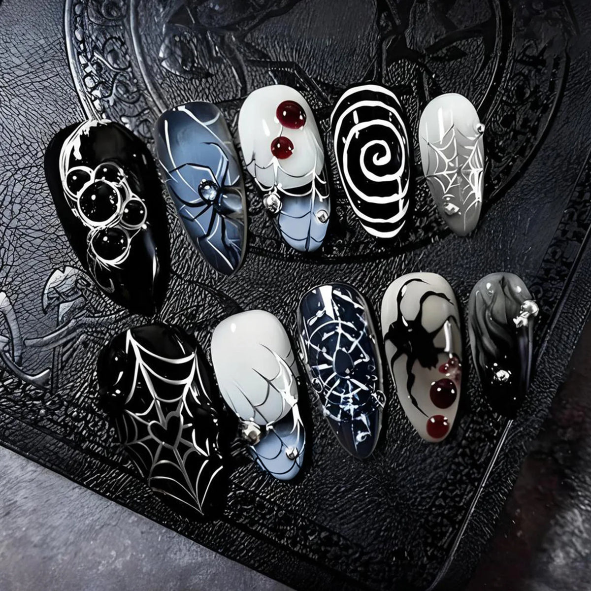 24pcs Sliver Spider Design Fake Nail Halloween Gothic Punk False Nail Tips Wearable European Heavy Metal Almond Press on Nails