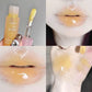Lightweight and plump lip balm with a glossy mirror finish. The glass lips are moisturized and moisturized with lip oil